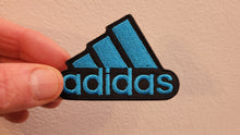 Laden Sie das Bild in den Galerie-Viewer, Adidas Embroidered patch Logo