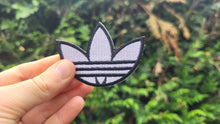 Charger l&#39;image dans la galerie, Adidas Trefoil Embroidered patch Logo