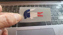 Carica l&#39;immagine nel visualizzatore di Gallery, Lacoste drapeau logo transfert coloré thermocollant pour flocage