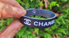 Laden Sie das Bild in den Galerie-Viewer, NEW!!! Real Leather  Bracelet Custom and Brand Logo