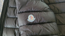 Laden Sie das Bild in den Galerie-Viewer, Moncler patch pour flocage vrai cuir