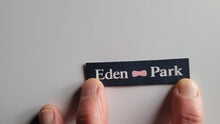 Laden Sie das Bild in den Galerie-Viewer, Eden Park patch thermocollant en cuir veritable