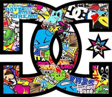 Laden Sie das Bild in den Galerie-Viewer, DC colored Logo Iron-on (heat transfer)
