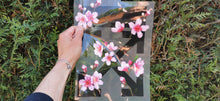 Cargar imagen en el visor de la galería, Off White Flowers Big Color Logo